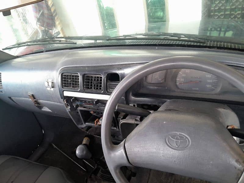 Toyota hilux single cabin 2003 3