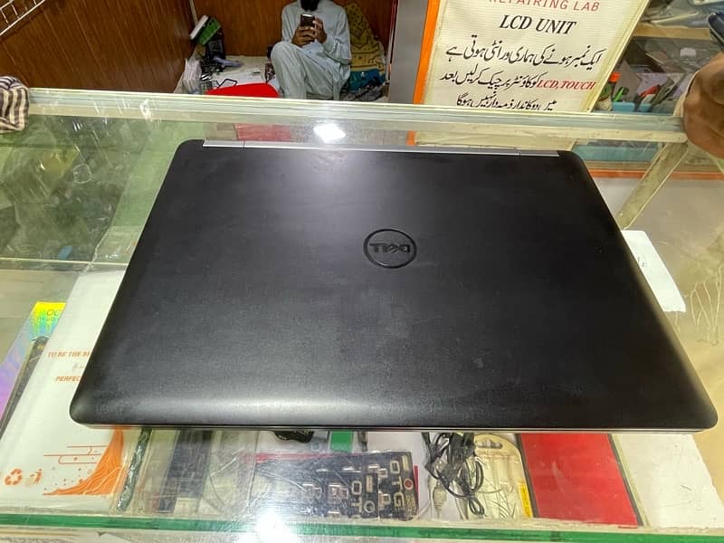 dell  core i7  6 generation 256 gb ssd + 8 gb ram 6