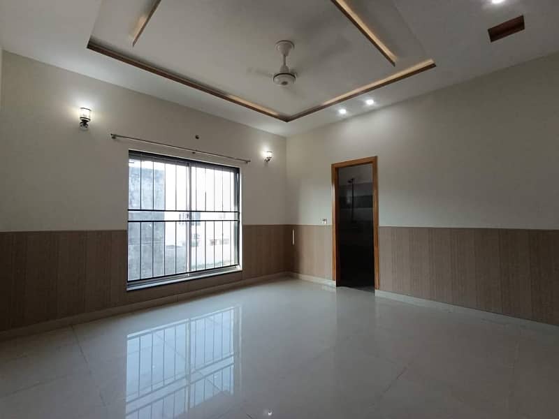 10Marla Brand New House Available For Rent  M Block LDA Avenue1 Lahore 4