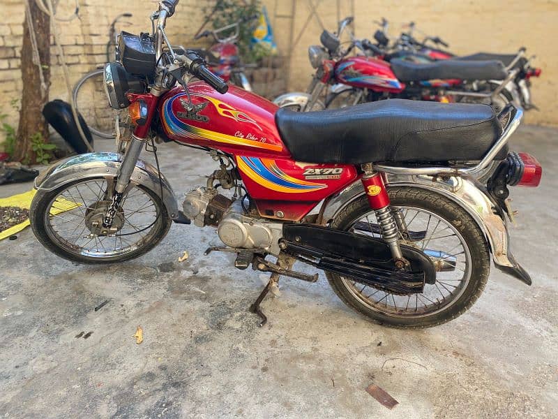 zxmco motorcycle ha or pindi num Laga Huwa ha 3