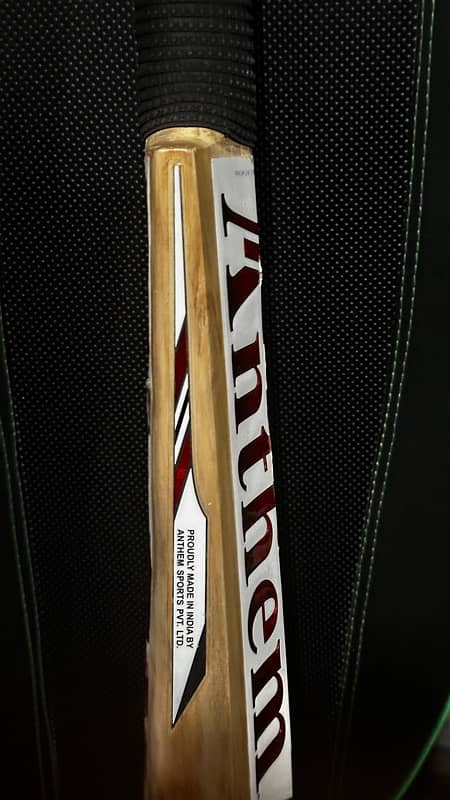 Anthem Corsair Cricket Bat 4