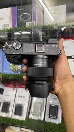 Sony a6400 with 50mm YN Lens Very Sharp 0