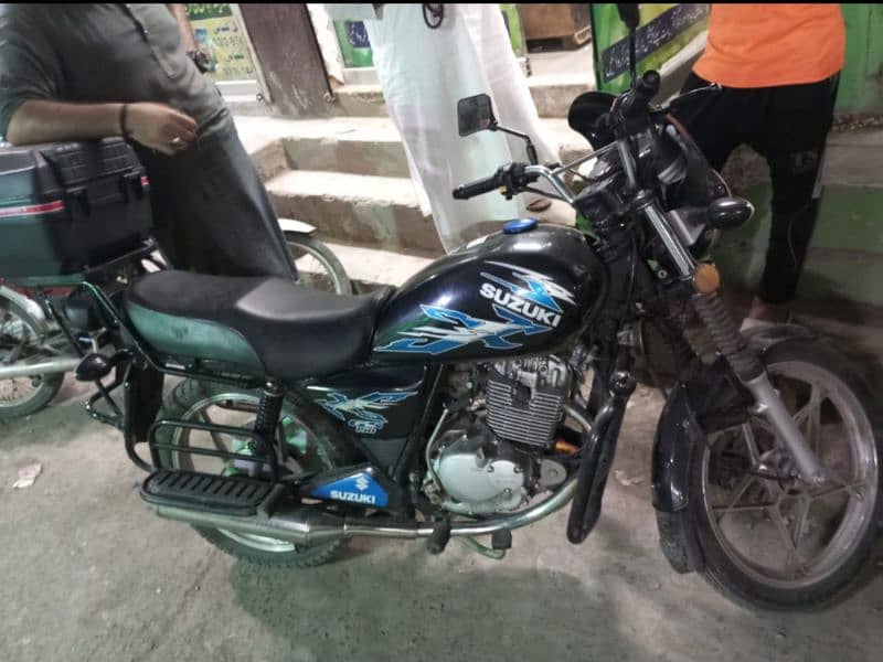 SUZUKI GS150 BLACK BLUE 2021 MODEL REGESTER 2022 15900KM H/P150 IN QTA 1