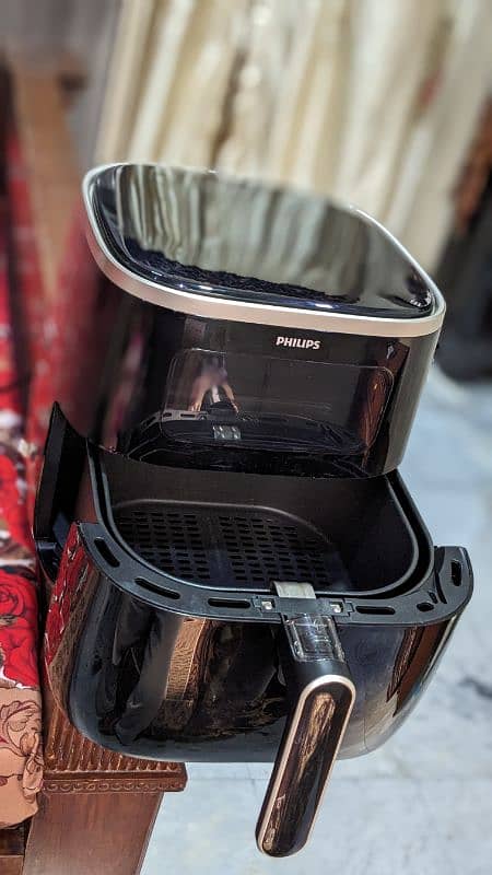 Philips Air Fryer With Digital Window & Rapid Air Technology 9