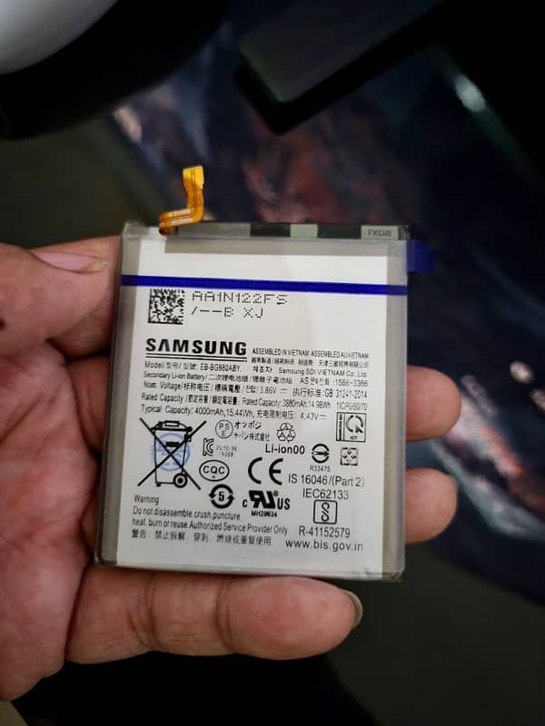 Samsung Galaxy S20 Battery 6