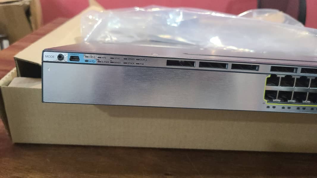 Cisco Catalyst 3750-X 24-Port Gigabit + 10G PoE Switch (With Box) 3