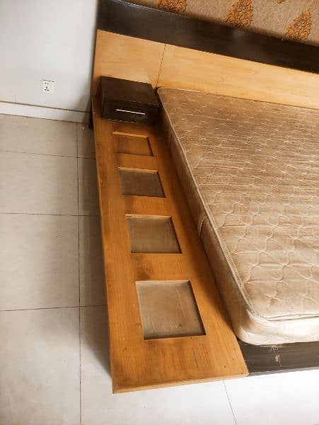 Master Bed Low Profile 3