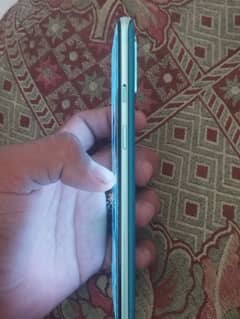 one plus 8t 12/256 back crack any thing original 10/10 condition