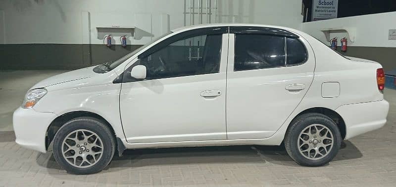 Toyota Platz 2003 3