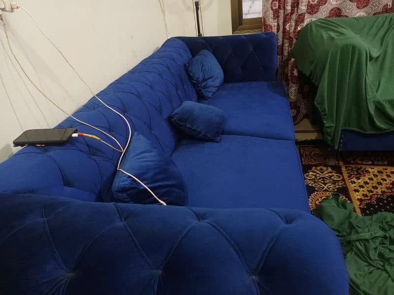 5 seater sofa set new. . one week use 6