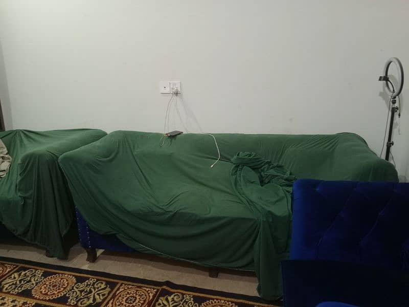 5 seater sofa set new. . one week use 12