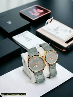 couple's analoge watch