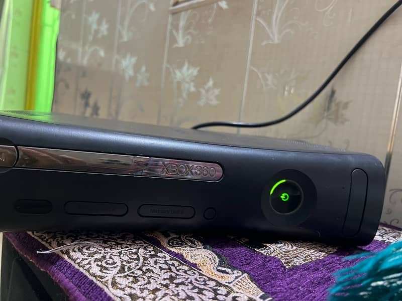 Xbox 360 slim model 2