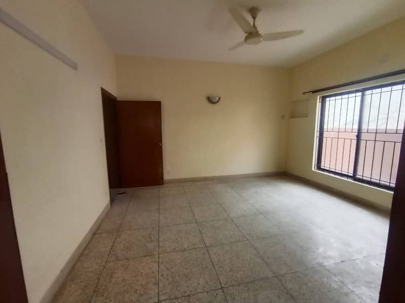 Prime Location 1KANAL LOWER PORTION Available For Rant In DHA Phase 2 Block T 6