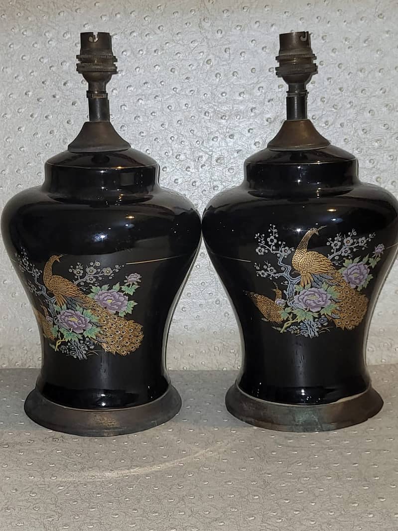 ANTQ WORLD PRESENT UNIQUE COLECTON OF CHINA JAPAN VASES A ONE CONDATN 15