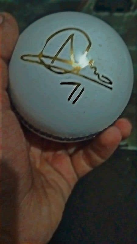 Naseem shah signature ball 3