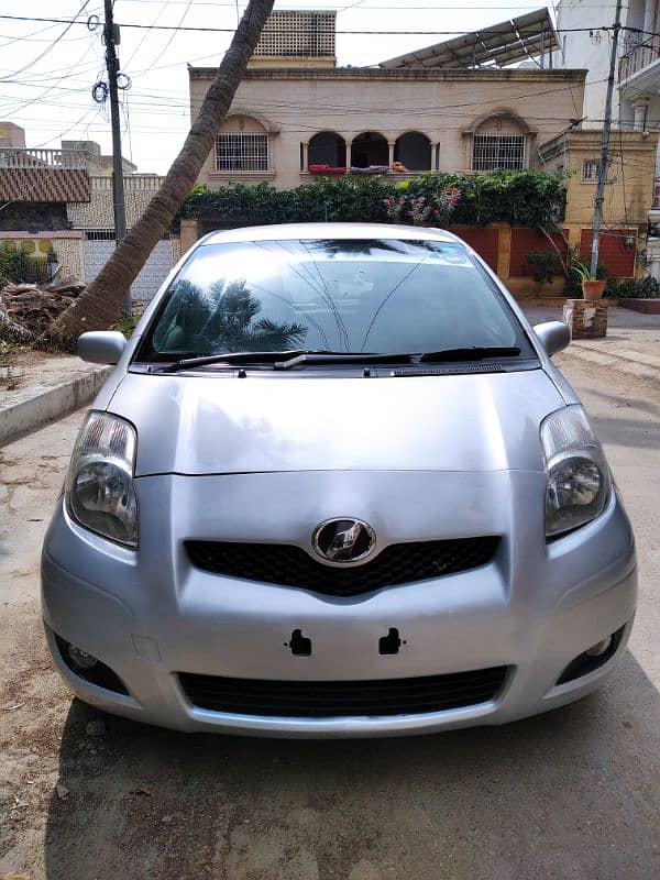 Toyota Vitz 2010 / 2013 full original 1