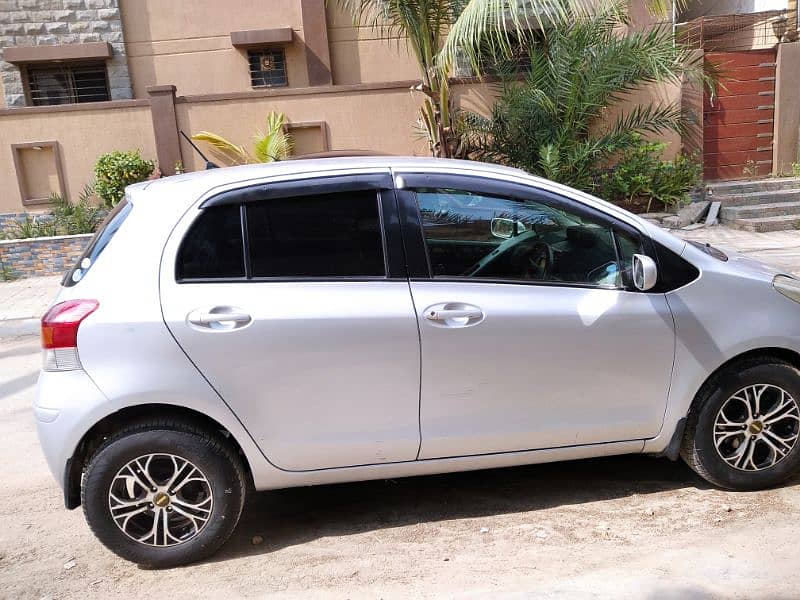 Toyota Vitz 2010 / 2013 full original 5