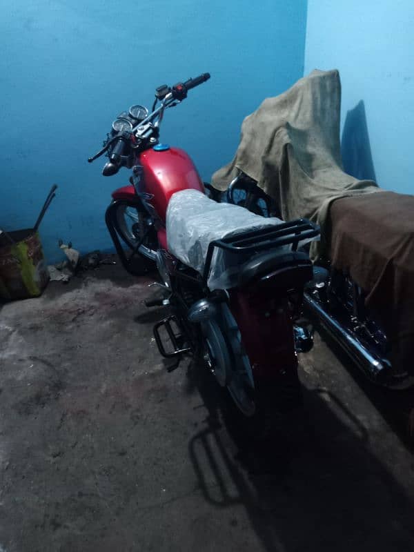 urgent sell Suzuki GS 150 9