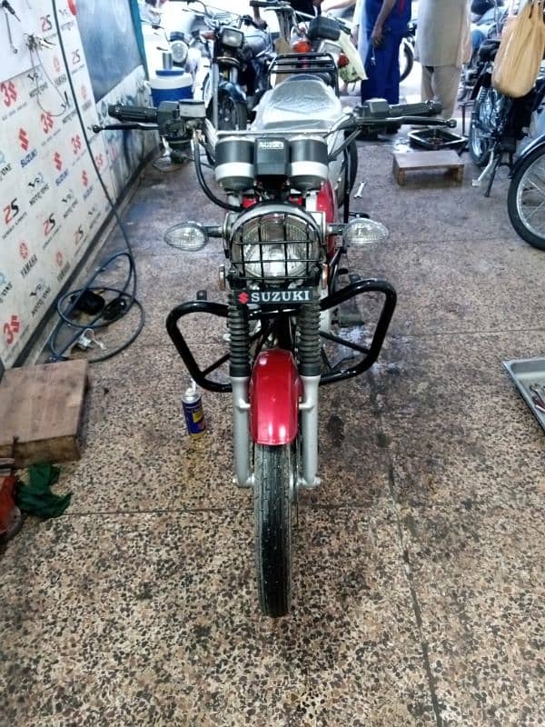 urgent sell Suzuki GS 150 11