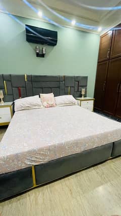 Bed set / king size bed with matress