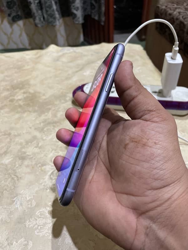 iPhone 11 128gb pta aproved all ok contact whtapps and call 3