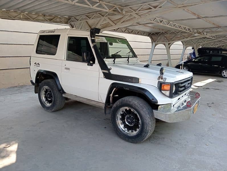 Toyota Land Cruiser 1989 Automatic 2