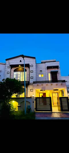 7 Marla Double Unit House in Usman Block Bahria Town