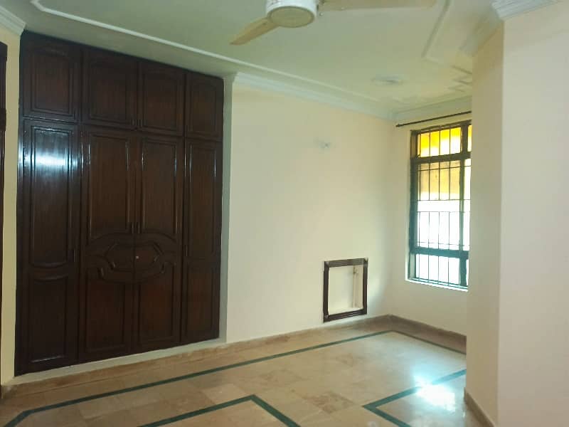 3 bedroom attach washroom upper portion for rent Mala demand 80000 1