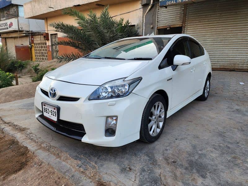 Toyota Prius 2011 1