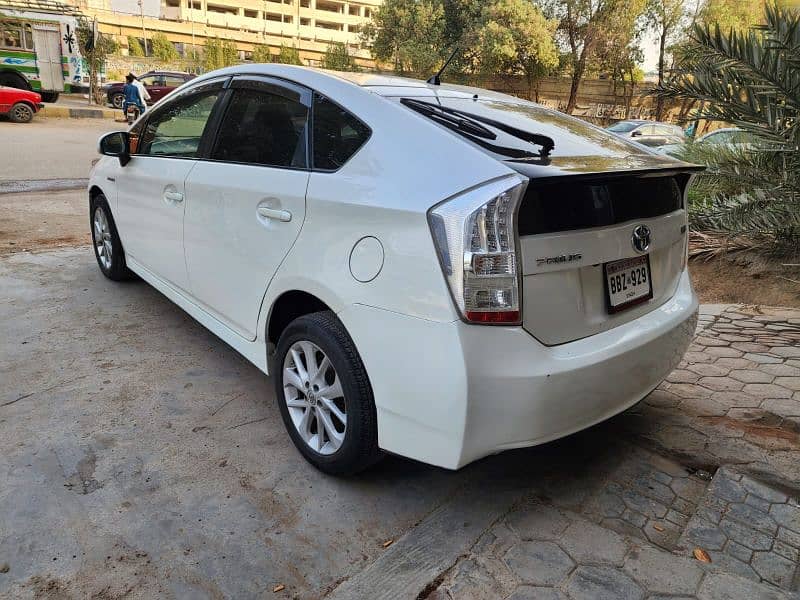 Toyota Prius 2011 6