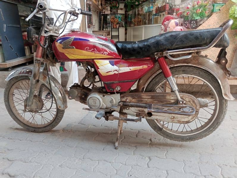 engine ka koi kaam nahi hai bike chalnay may ok hai 03077995183 1