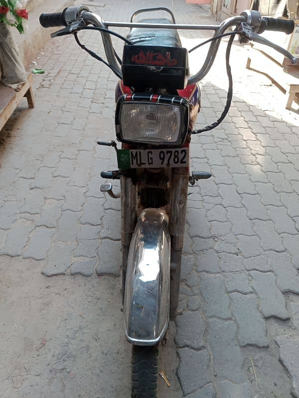 engine ka koi kaam nahi hai bike chalnay may ok hai 03077995183 3