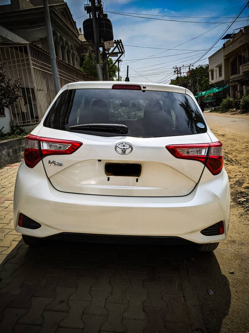 Toyota Vitz 2022(Registration) 3