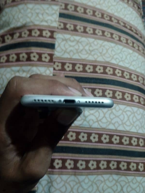 IPHONE 8 NON PTA ALL OKEY URGENT SELL 5