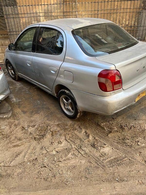 Toyota Platz 2002 1