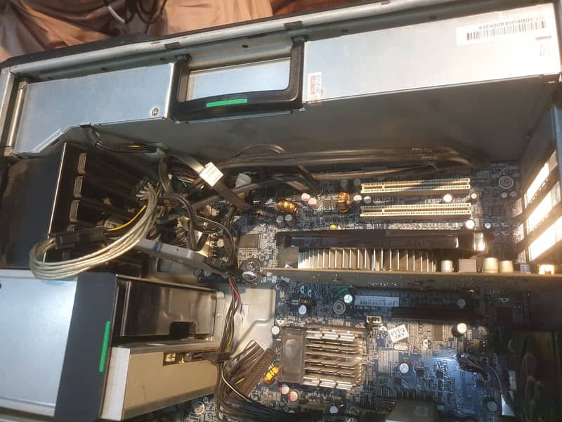 HP Z600 Workstation PC  Xeon(R) 7