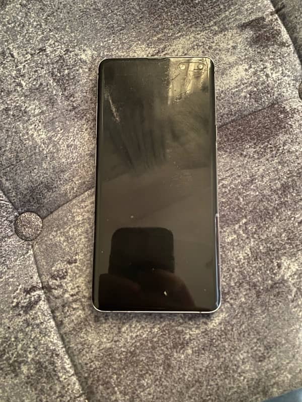 Samsung S10 5G 8gb 256gb in good condition 2