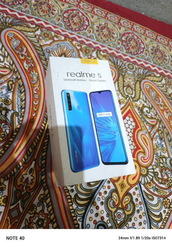 Realme 5. . 128/4gb. . 5000mah battery 6