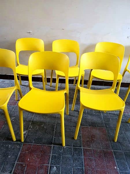 12 Plastic Fiber Chairs for Sale 3