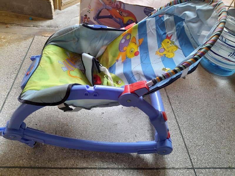 newborn to toddler potable rocker 2