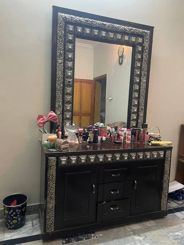 Dressing Table for Sale 3