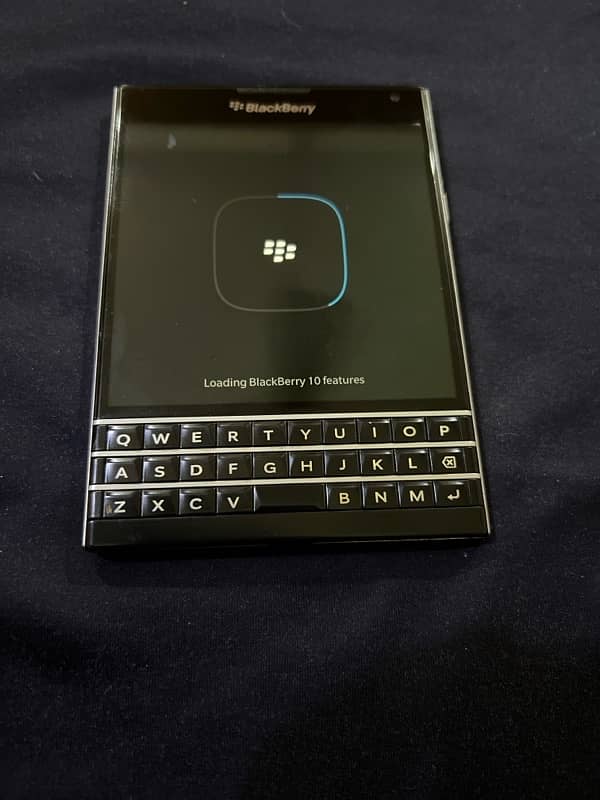 Blacberry Passport Black Edition 5