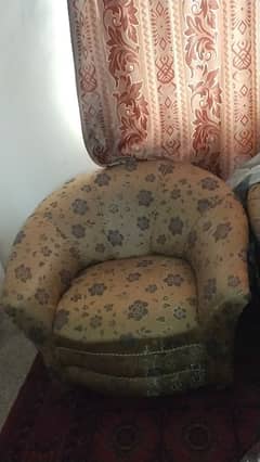 4 seater sofa set. Urgent sale