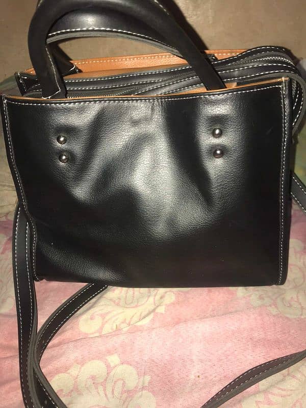 handbag new 10/10 condition 1