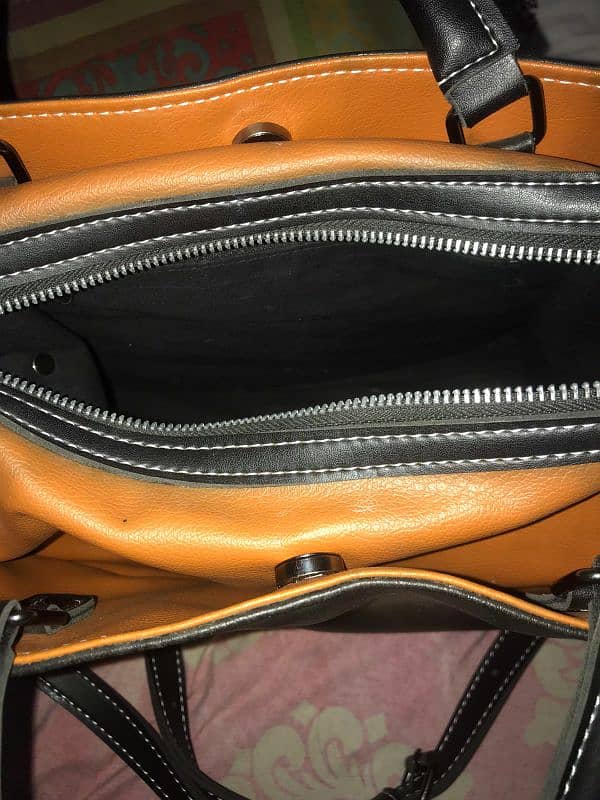 handbag new 10/10 condition 2