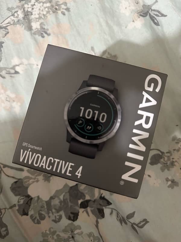 Gramin Vivoactive 4 watch for sale. 3