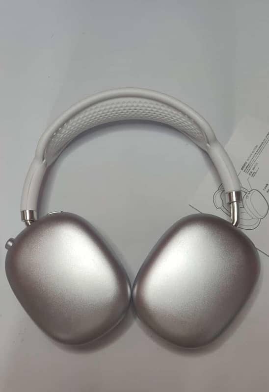 P9 Pro Max headphones 3