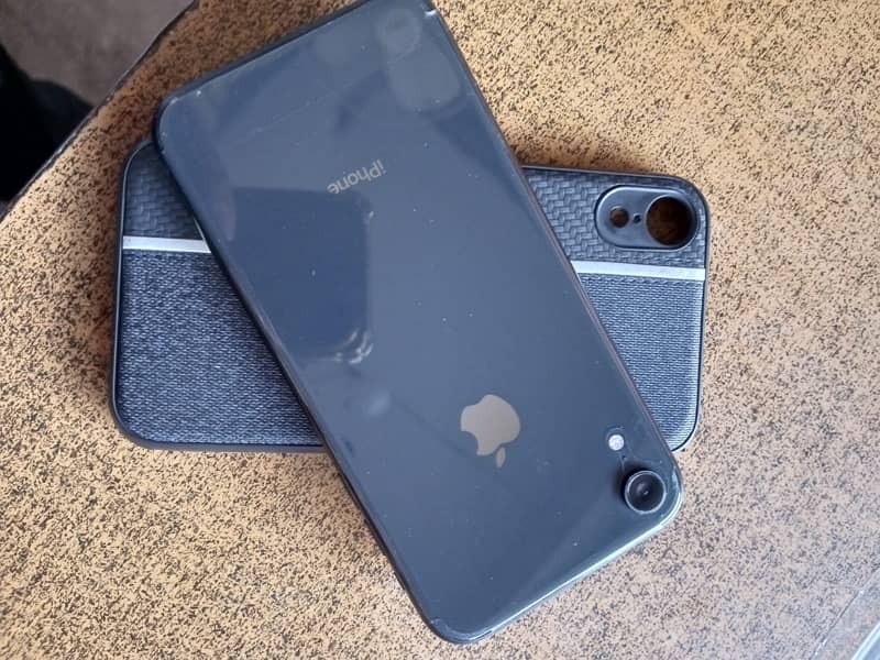 IPHONE XR FOR SELL 2