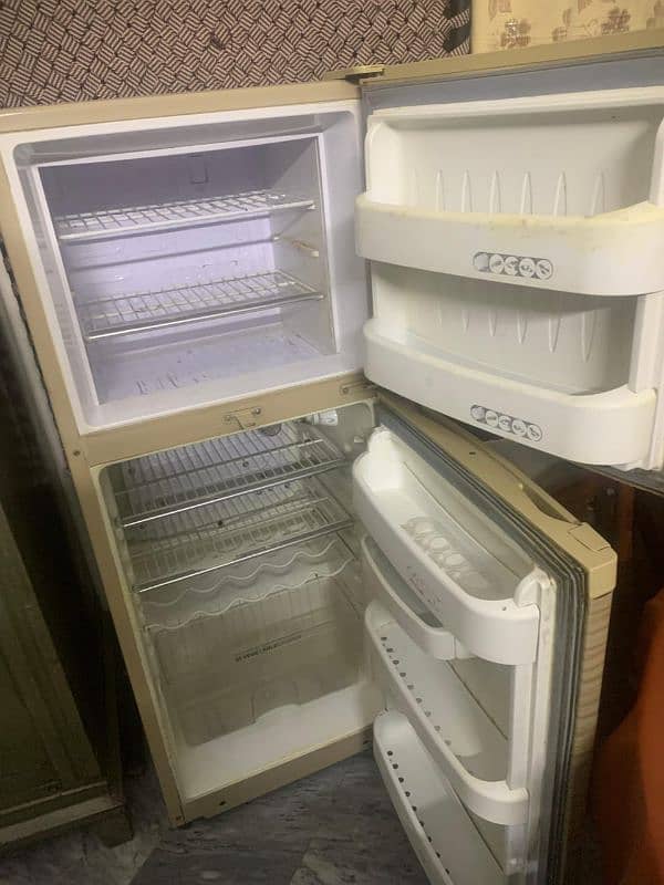 Orient Medium Size Fridge 1